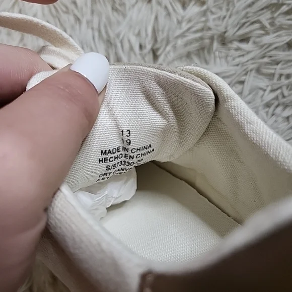 *SOLD* Canvas Faux Suede Trim Boy's Kid's Old Navy Sneakers Shoes - 13 - Picture 11 of 12